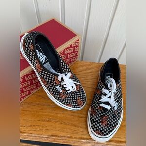 Vans Authentic Tiger Floral. B&W. Size 8